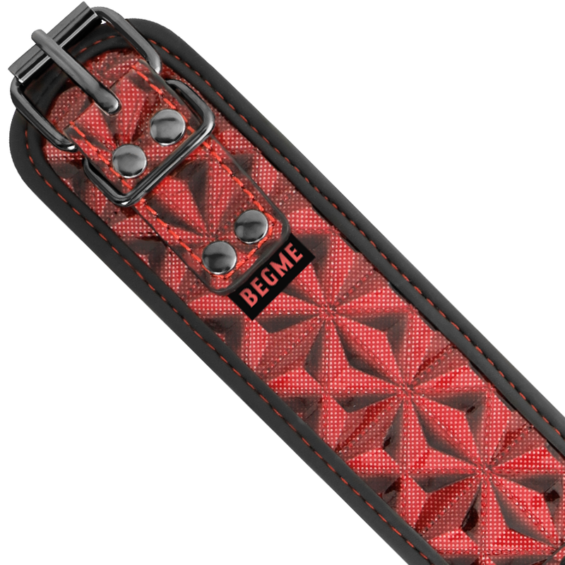 BEGME - Red Edition -  kaulapanta nännipihdeillä