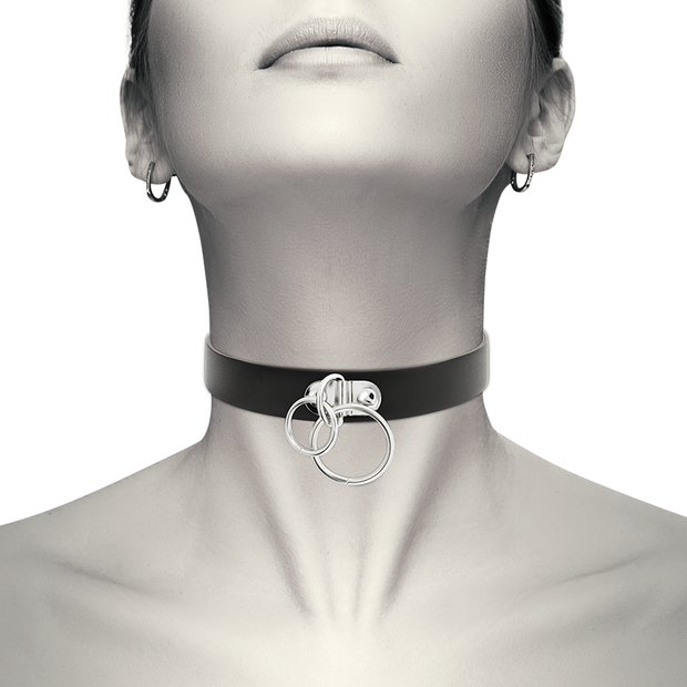 COQUETTE CHIC DESIRE - CHOKER I VEGANLÄDER MED DUBBLA RINGAR