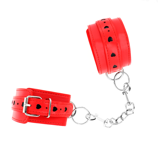 KINK – RÖDA HANDFÄNGSEL MED SVART HJÄRTINFÄLLNING, JUSTERBARA 21–28 CM X 5,5 CM