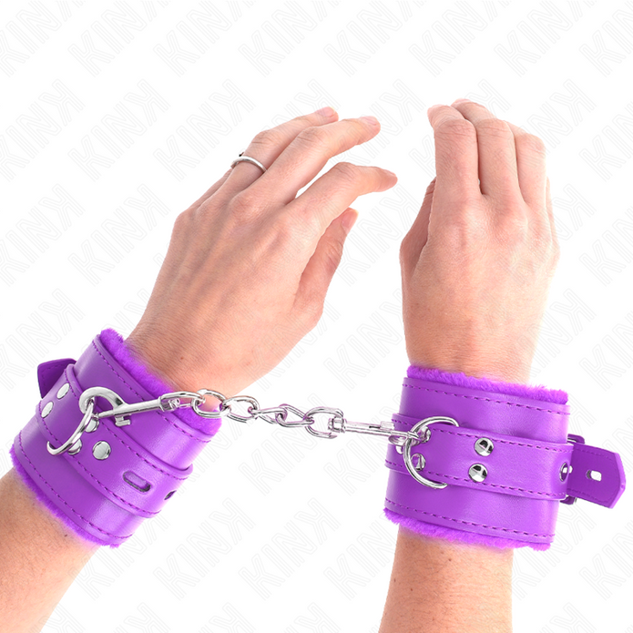 KINK - Karvavuoratut säädettävät käsiraudat, neliönmuotoiset reiät, violetti, 17–29 cm x 6 cm